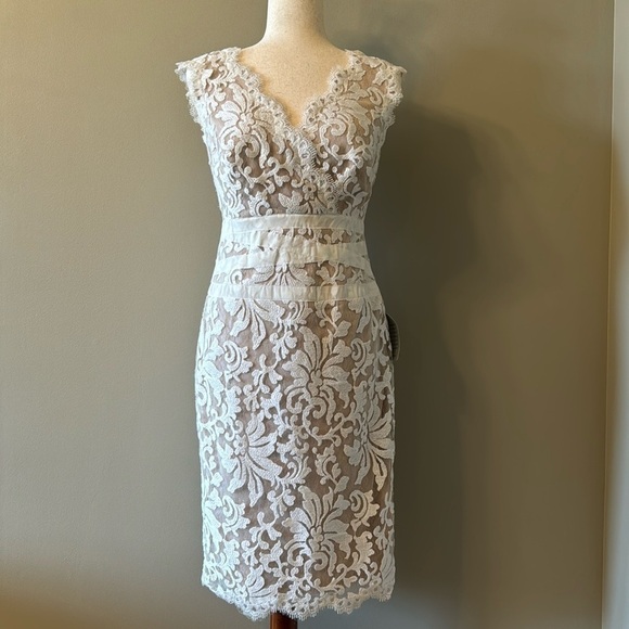 Tadashi Shoji Ivory and Nude Lace Cocktail Dress Women's Size 4 - Picture 2 of 16